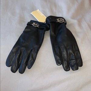 New Michael kors gloves black with silver logo